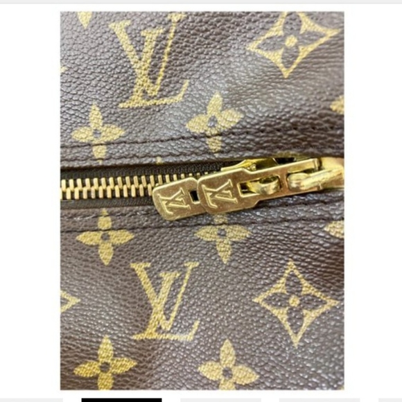 Authentic Louis Vuitton Monogram Keepall 50 - Picture 5 of 10